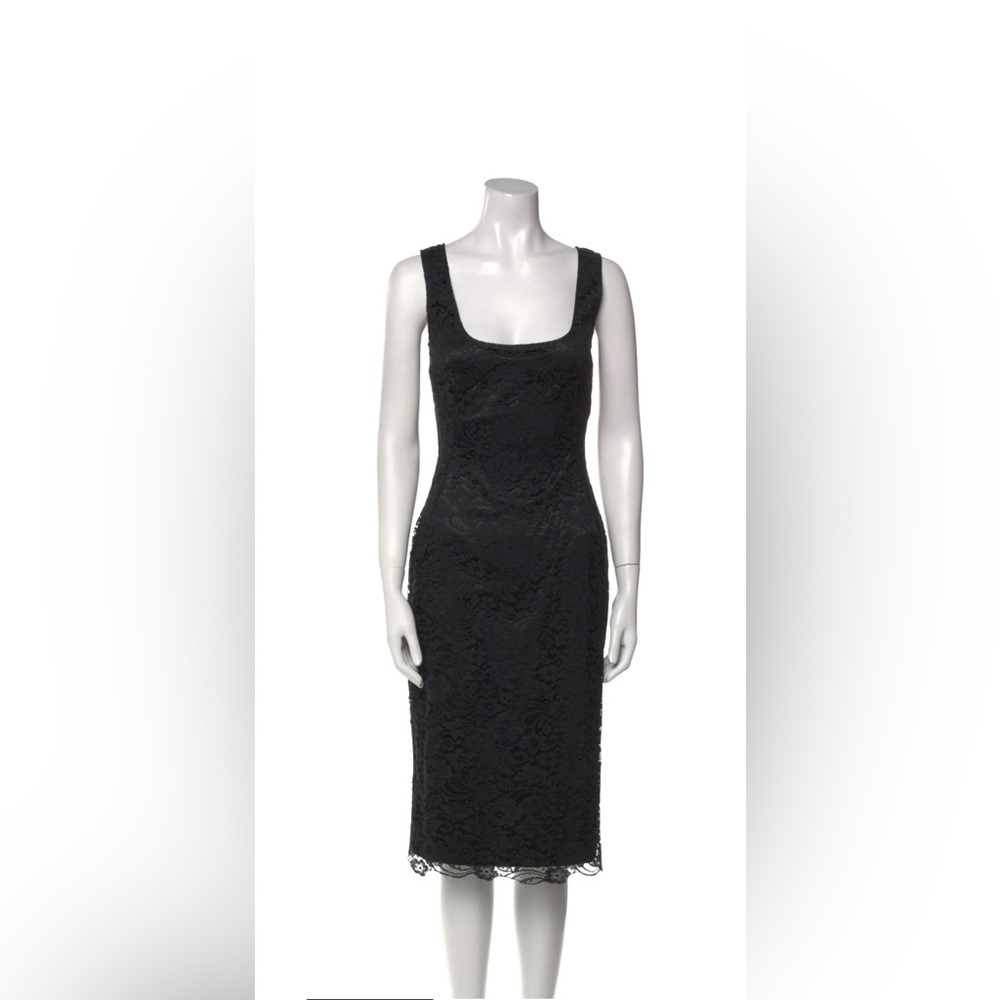 Dolce & Gabbana
Scoop Neck Midi Length Dress
Size: M | US6, IT42
